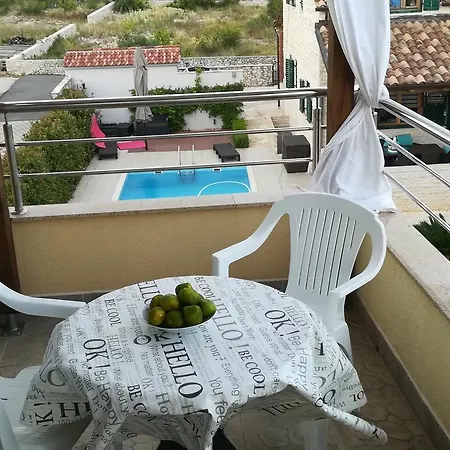 Zatonska Ul. Appartement *